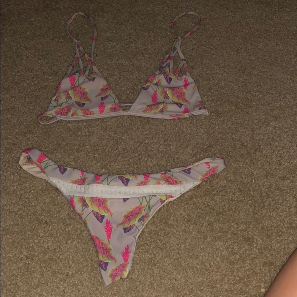 Medium too large bottom